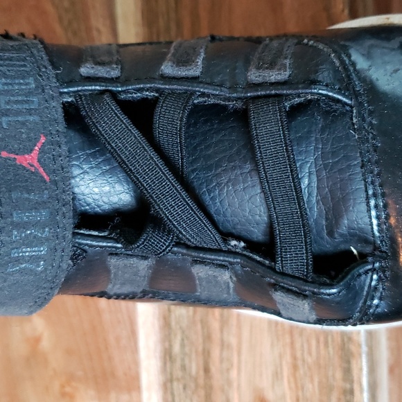 Nike Air Jordan black Toddler shoes. Size 10C. Pre-owned Velcro & elastic close - Picture 9 of 10